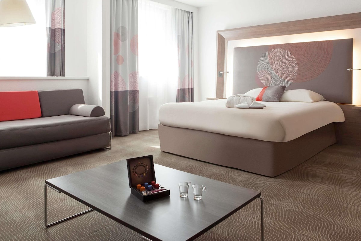 Suite, 1 King Bed