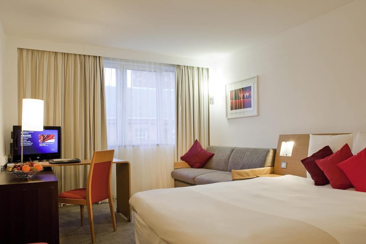 Family Room, 1 Double Bed with Sofa bed (Classic) | In-room safe, desk, blackout drapes, soundproofing