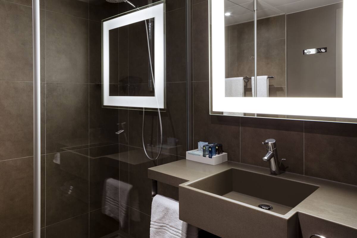 family room, 1 double bed with sofa bed | bathroom | eco-friendly toiletries, hair dryer, towels