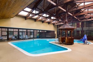 Indoor pool, sun loungers