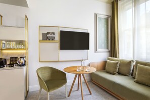 Sábanas italianas Frette, ropa de cama de alta calidad y minibar 