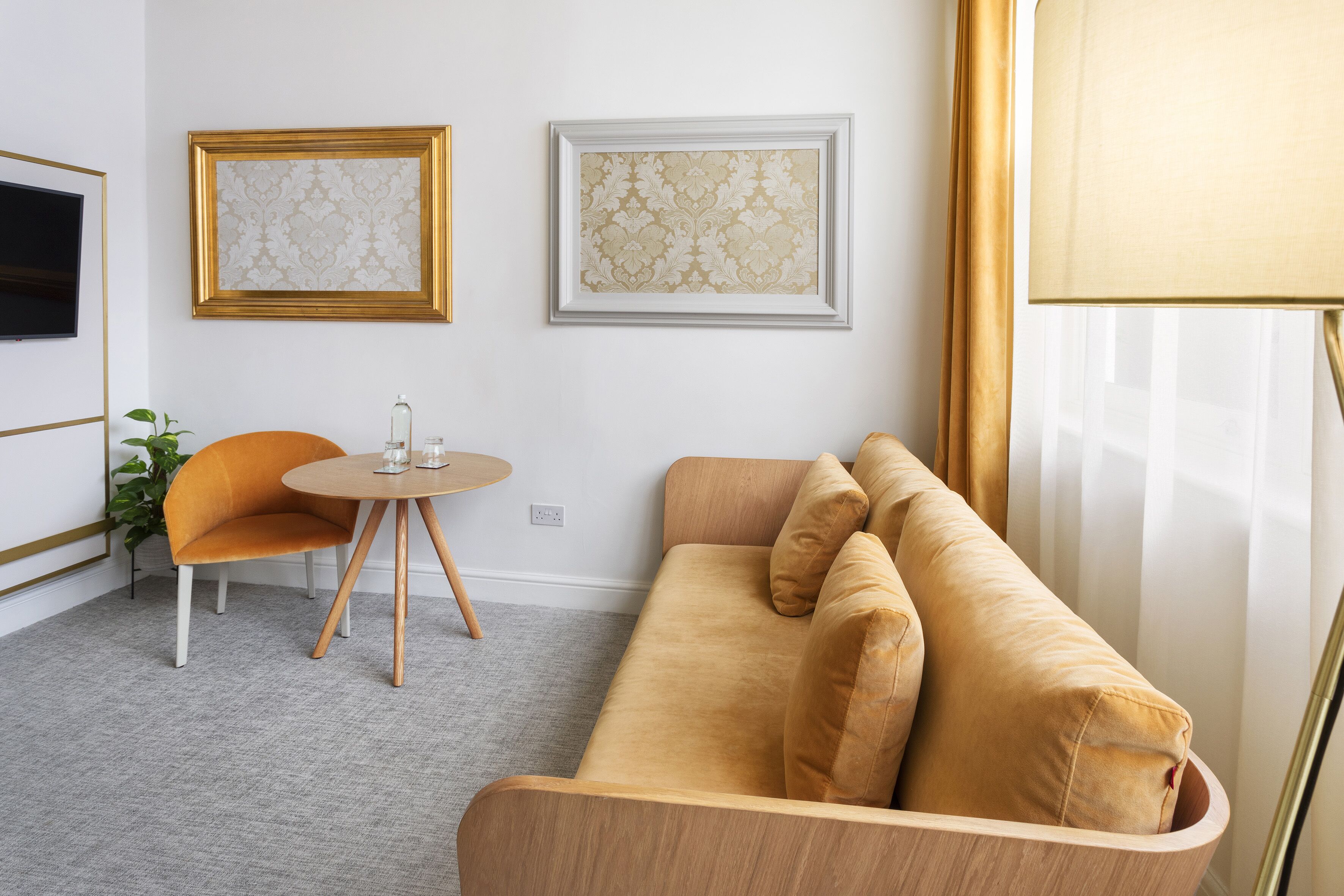 1 bedroom, frette italian sheets, premium bedding, minibar