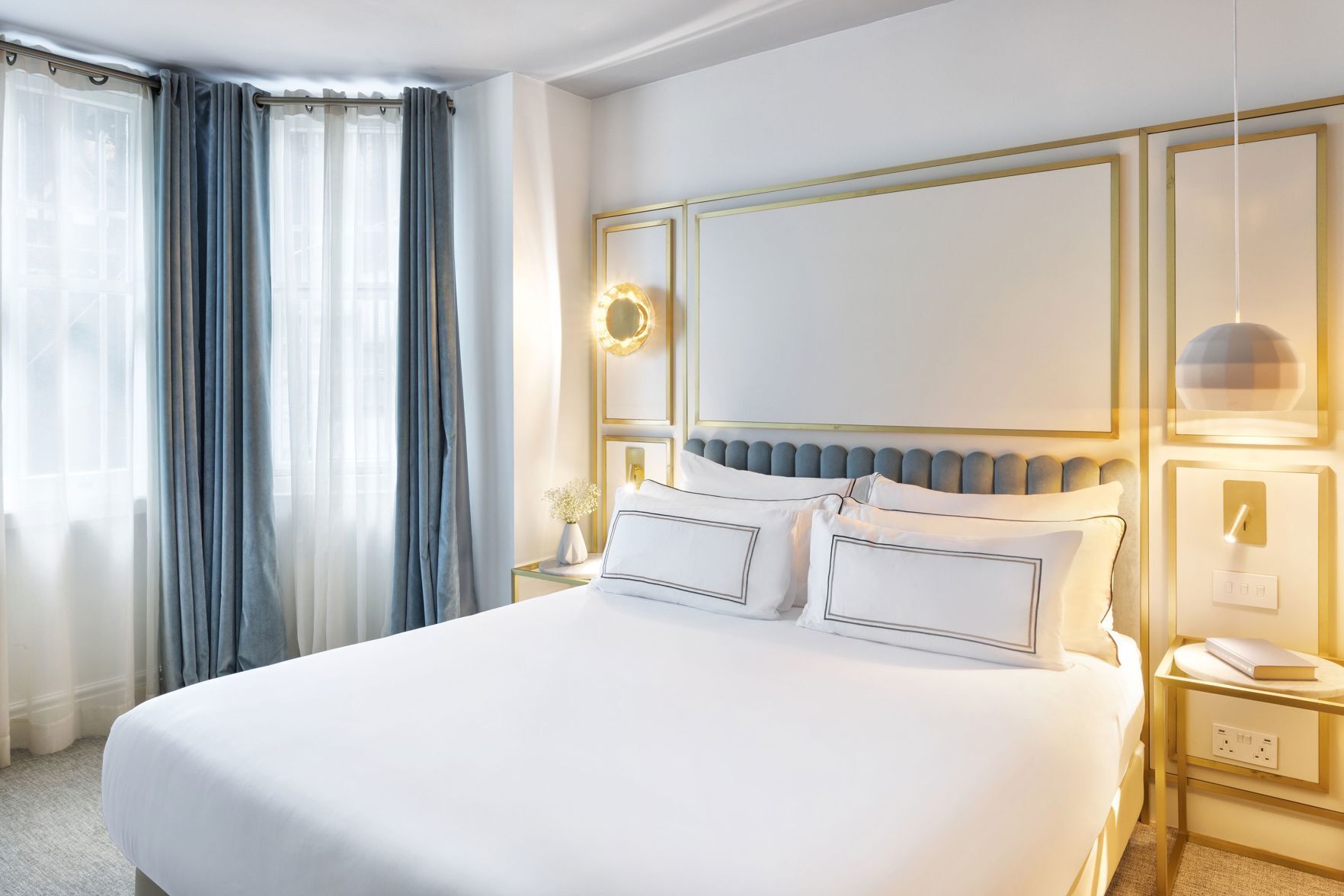 Frette Italian sheets, premium bedding, minibar, in-room safe