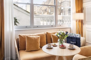 Cadar Frette Itali, peralatan tempat tidur premium, bar mini