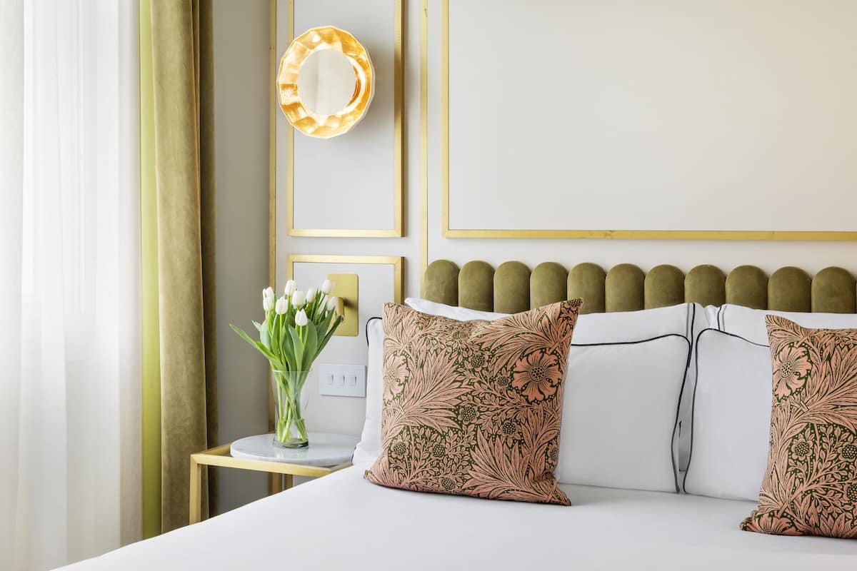 1 bedroom, Frette Italian sheets, premium bedding, minibar