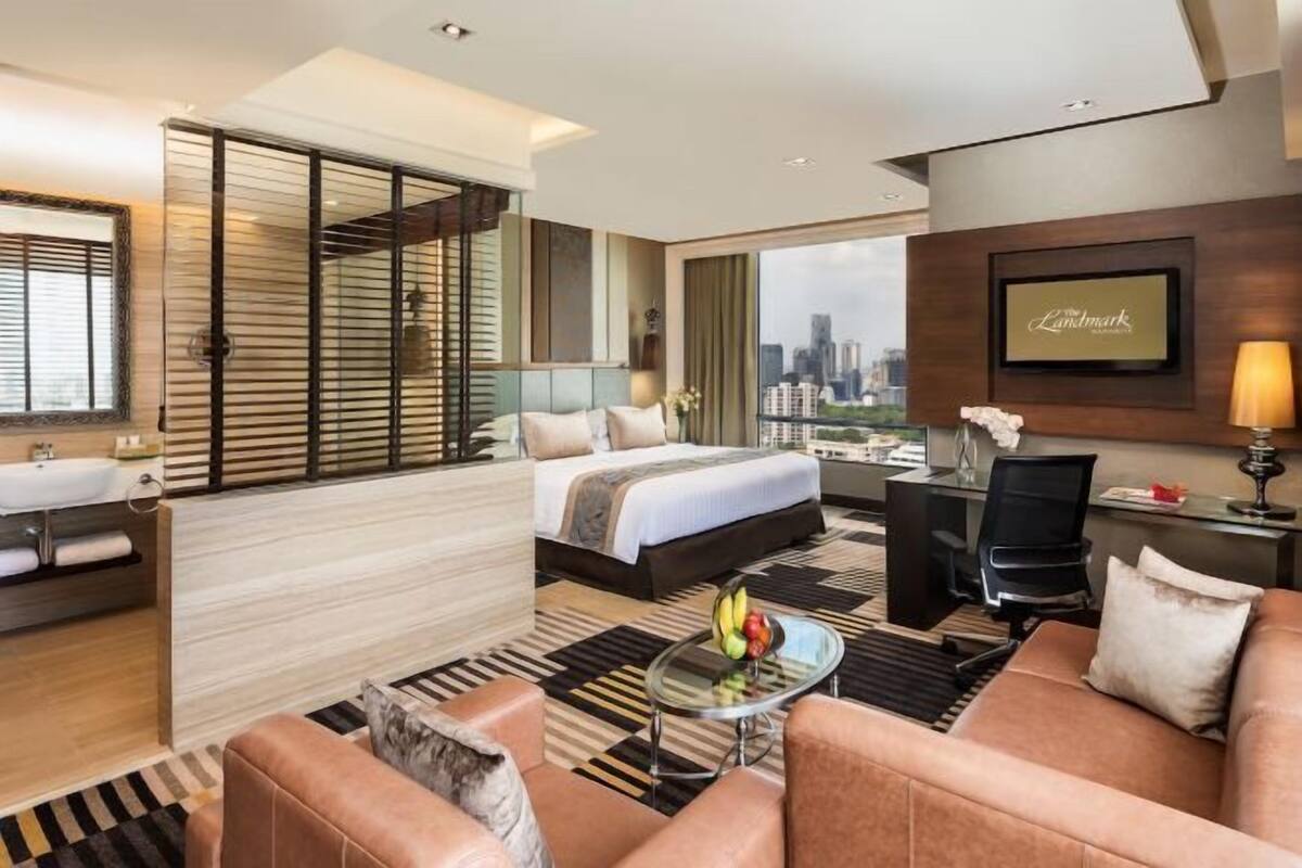 Minibar, in-room safe, blackout drapes, iron/ironing board (on request)