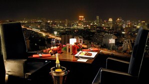4 restaurants, breakfast served