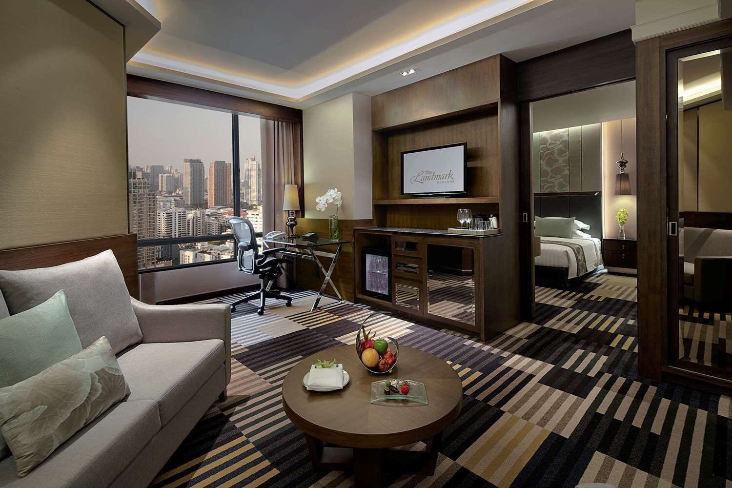 deluxe suite | 1 bedroom, minibar, in-room safe, individually furnished