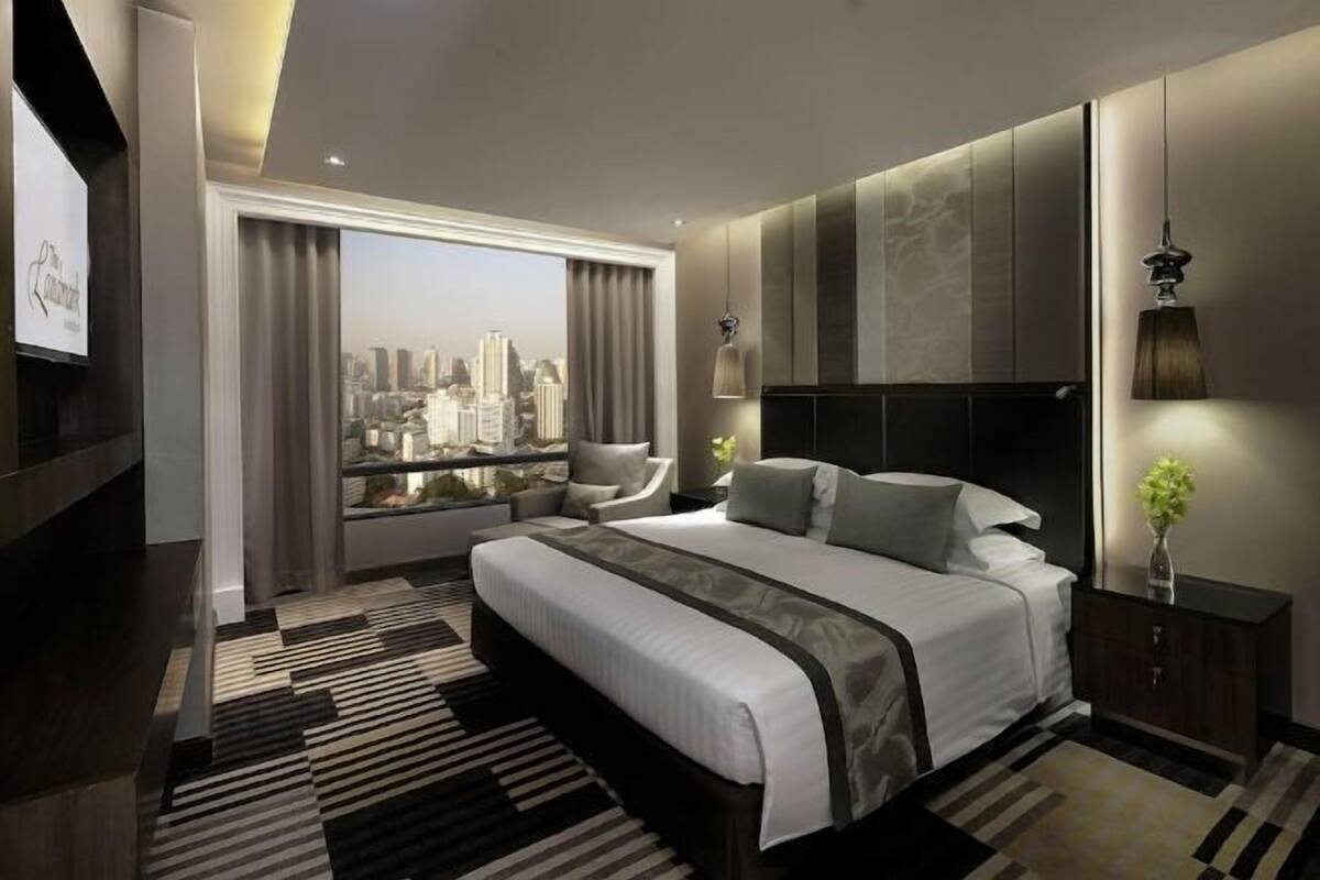Minibar, in-room safe, blackout drapes, iron/ironing board (on request)