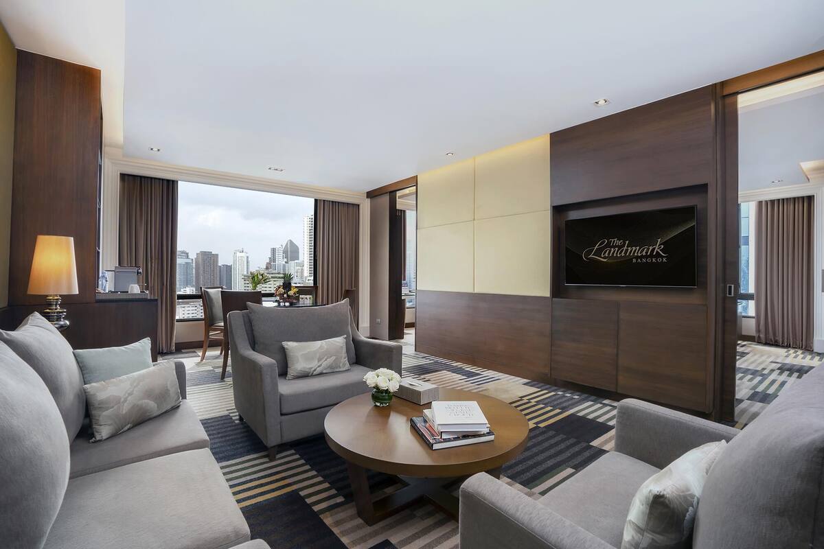 Executive Suite | Minibar, in-room safe, blackout drapes, iron/ironing board (on request)