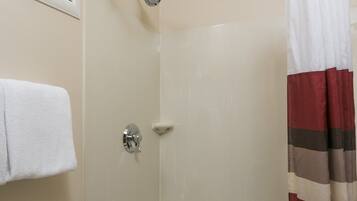 Chuveiro/banheira combinados, toalhas de banho