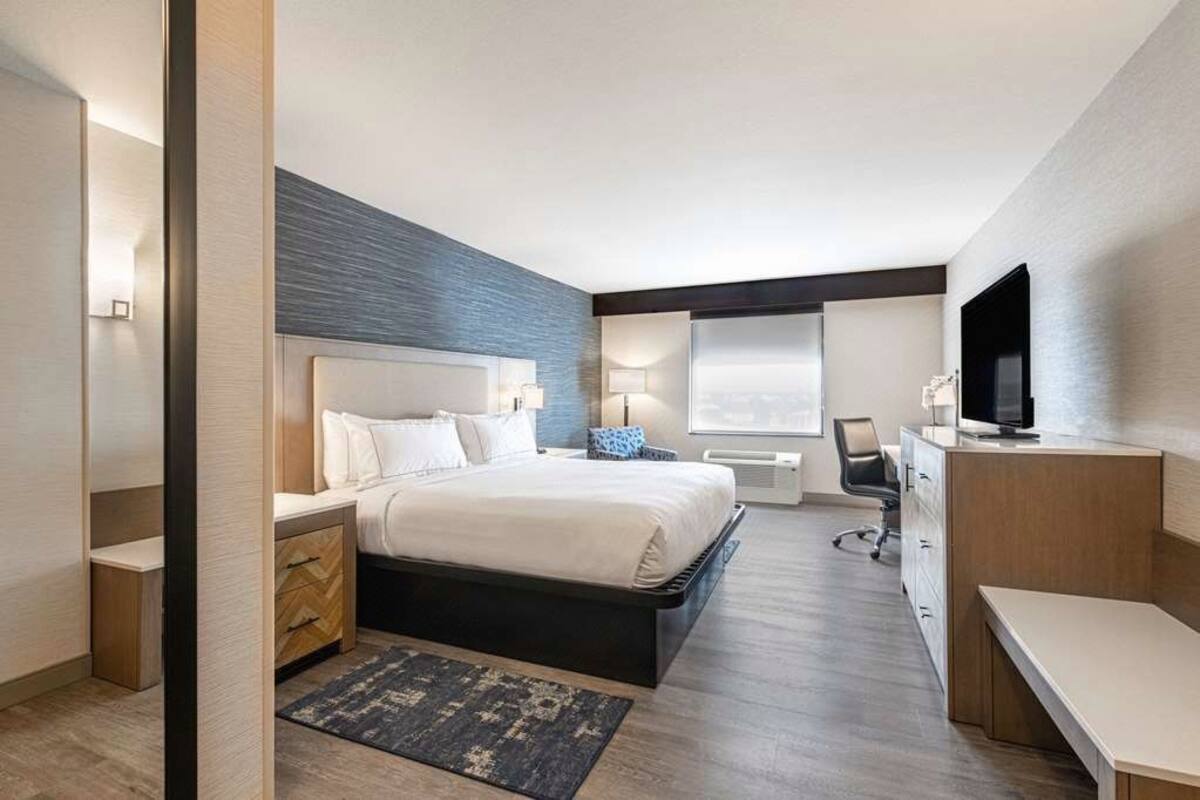 In-room safe, iron/ironing board, cribs (free), WiFi (free)