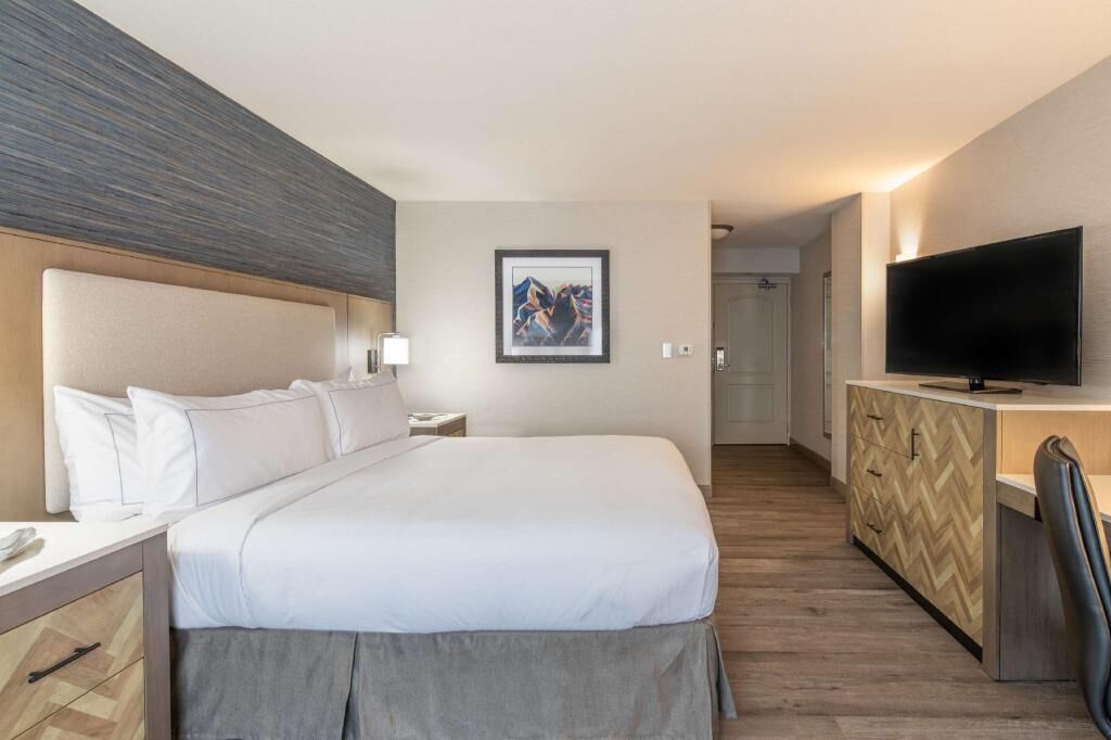 In-room safe, iron/ironing board, free cribs/infant beds, free WiFi