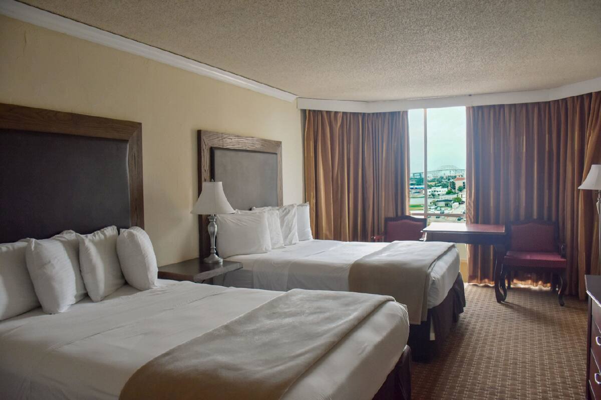 Premium bedding, desk, blackout drapes