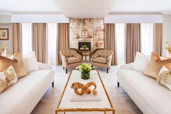 Presidential Suite, 1 Bedroom | Living room