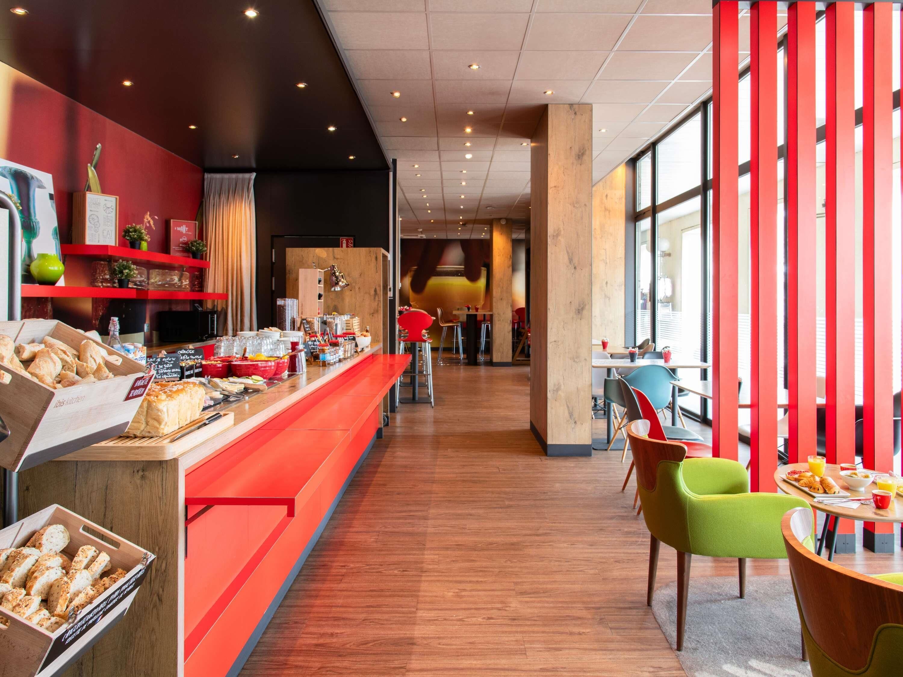 Buffet breakfast on weekdays (EUR 13.9 per person)