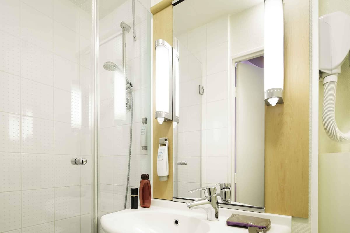 Chambre Double Standard, 1 lit double