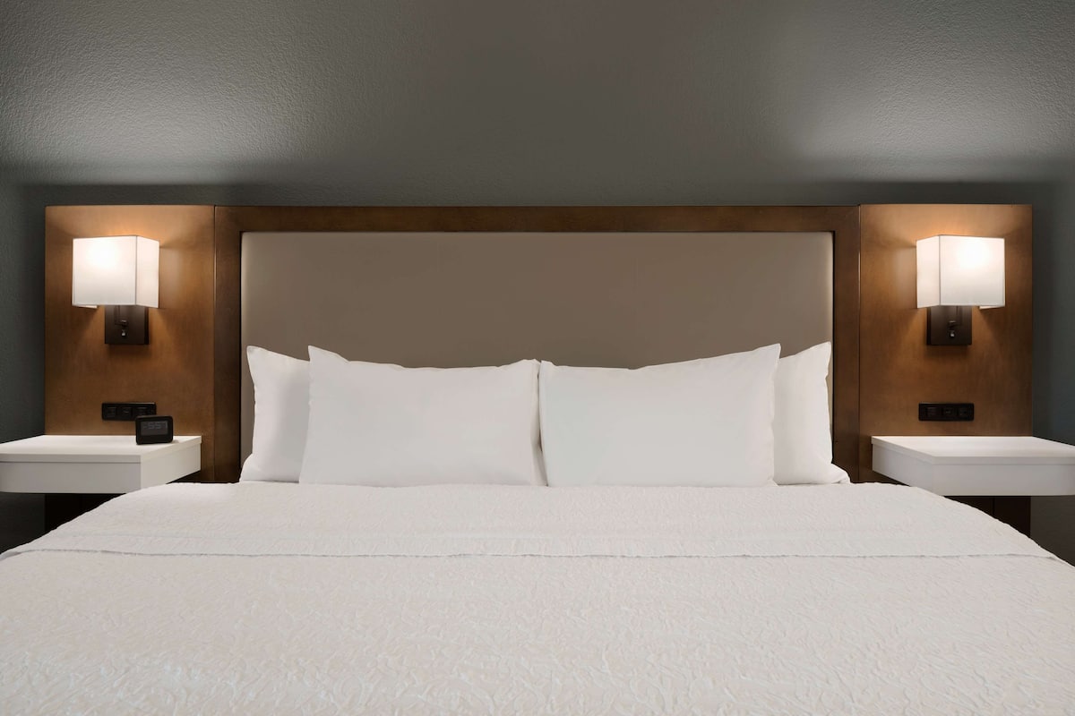 1 bedroom, hypo-allergenic bedding, individually furnished, desk