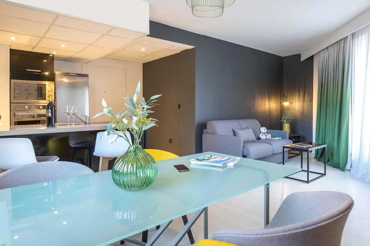 Apartment, 1 Double Bed with Sofa bed | In-room safe, desk, blackout drapes, soundproofing