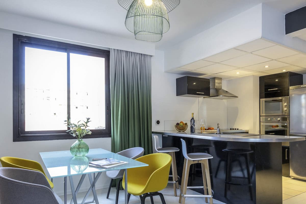 Apartment, 1 Double Bed with Sofa bed | In-room safe, desk, blackout drapes, soundproofing