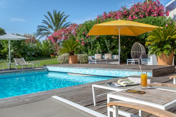 Outdoor pool, pool loungers