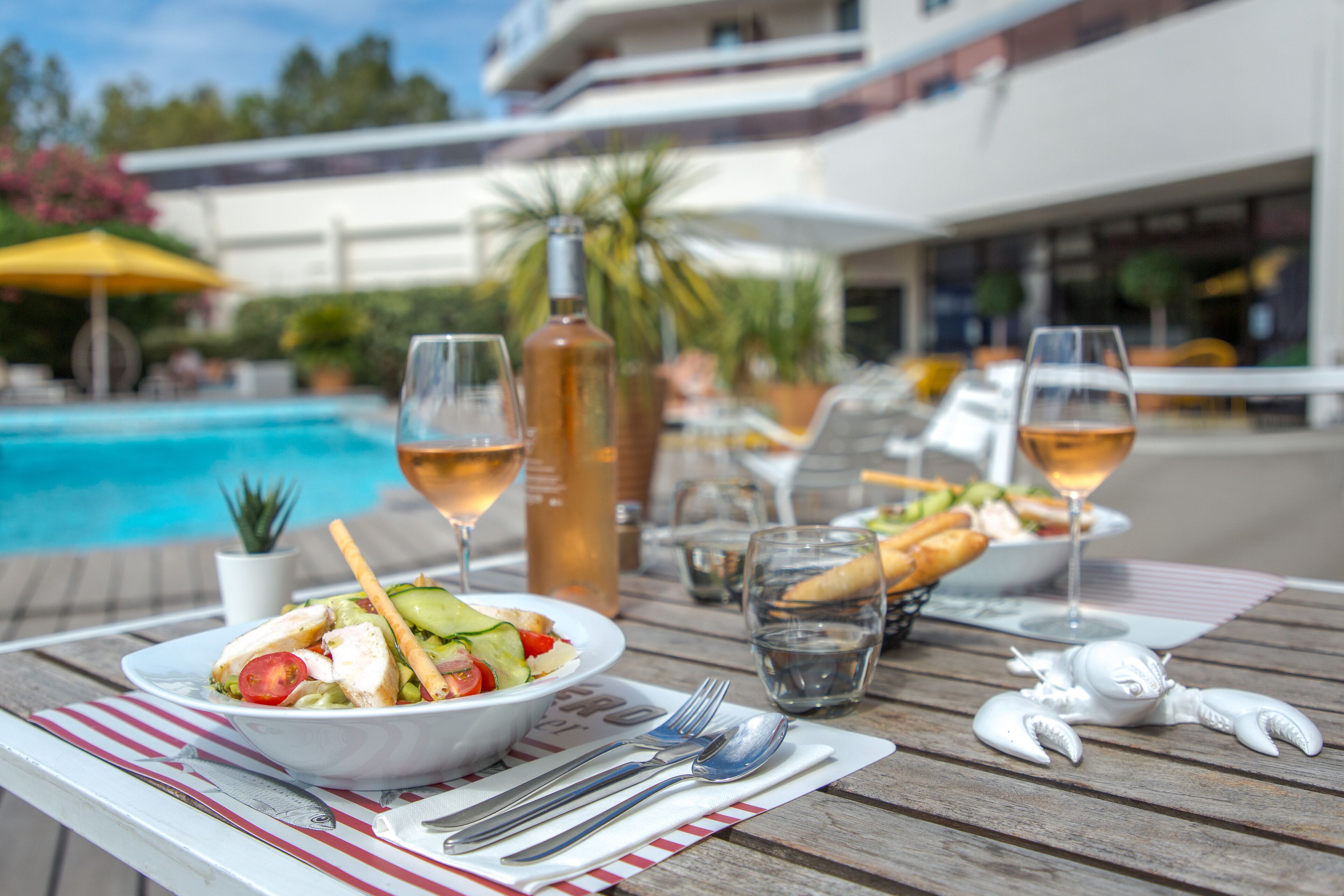 breakfast, dinner served; french cuisine, garden views