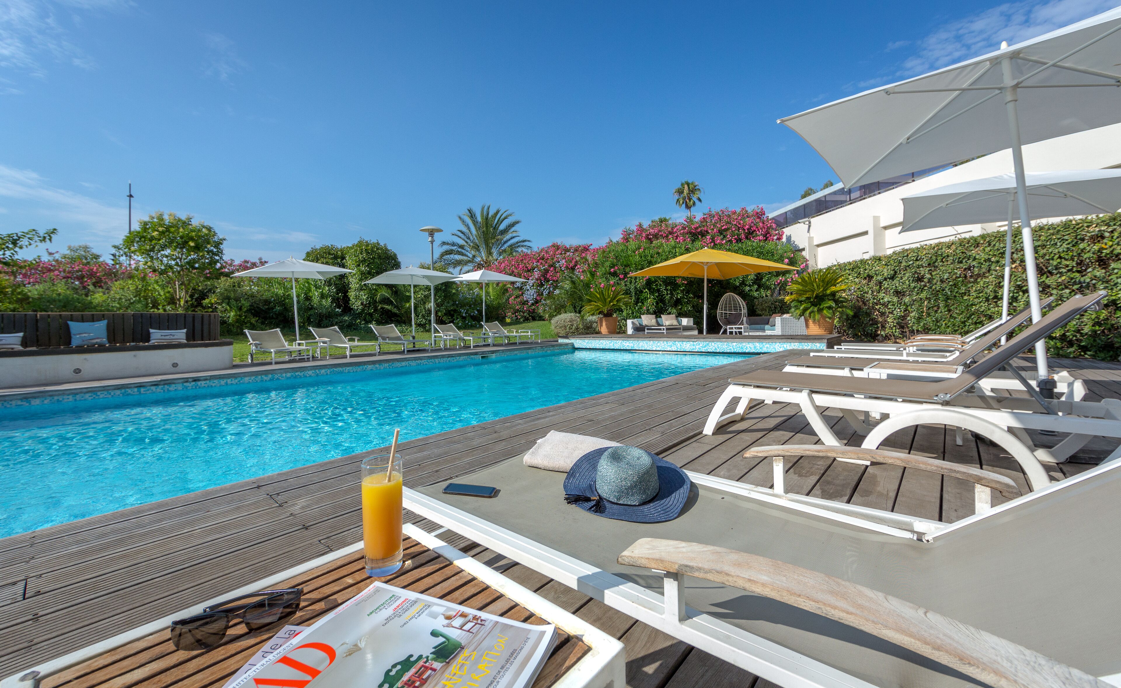 outdoor pool, pool loungers