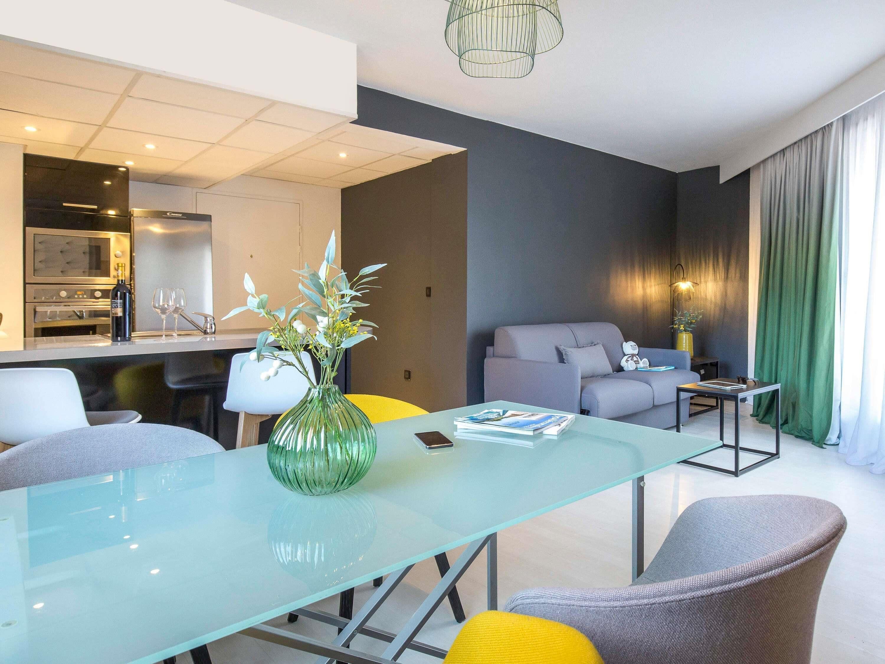 Appartement, 1 tweepersoonsbed met slaapbank | Woonruimte | Flatscreentelevisie