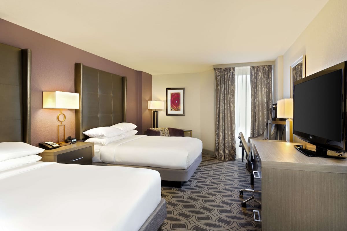 Premium bedding, in-room safe, desk, laptop workspace
