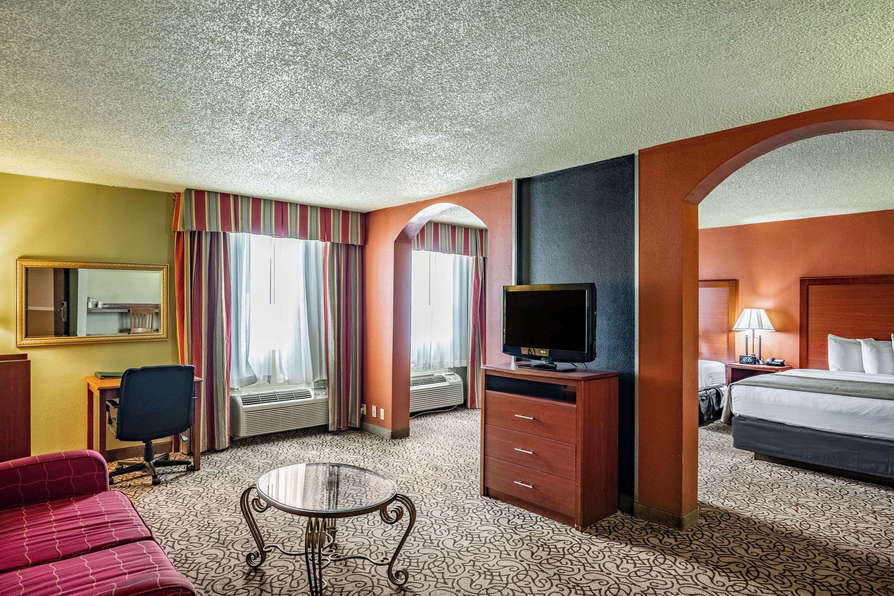 Suite, Multiple Beds, Accessible, Non Smoking | Desk, laptop workspace, iron/ironing board, WiFi (surcharge)
