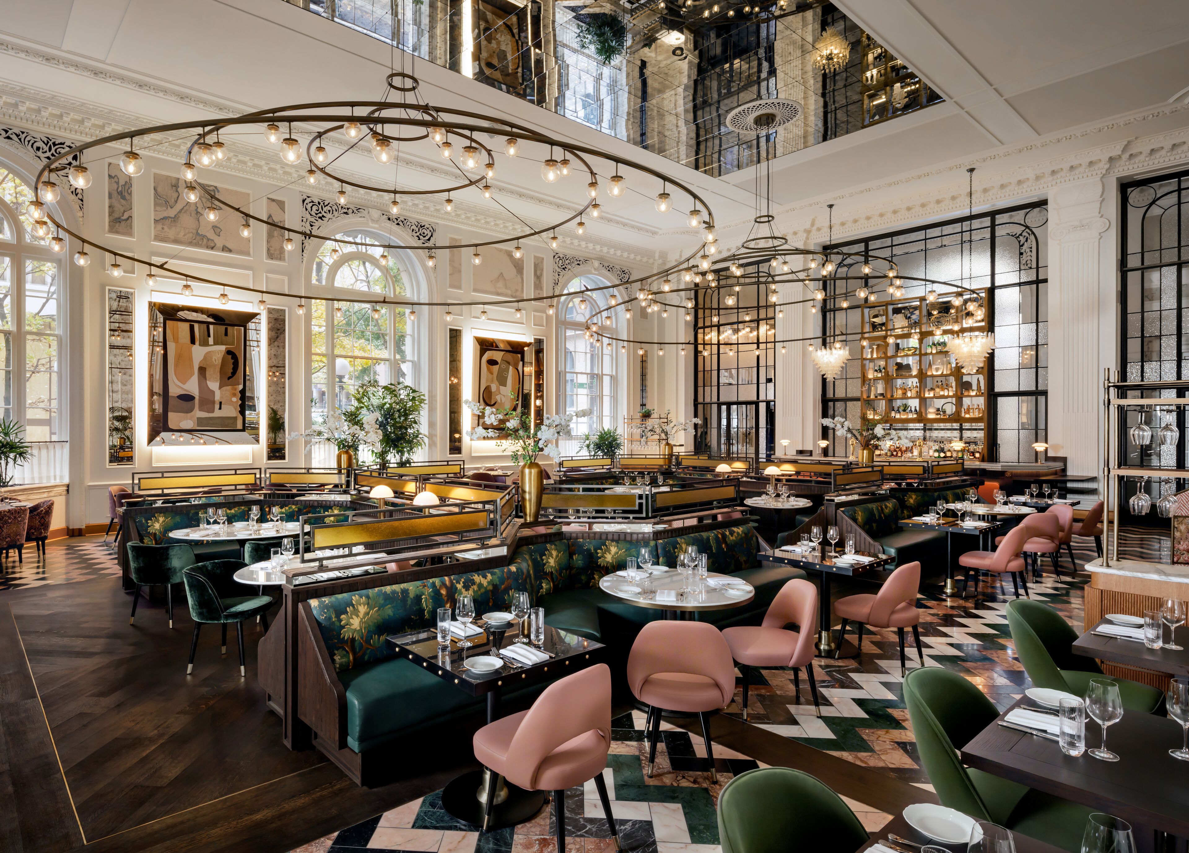 2 restaurants, breakfast, lunch, dinner served; American cuisine 