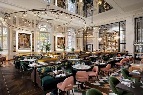 2 restaurants, breakfast, lunch, dinner served; American cuisine