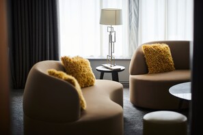 Suite – president, 1 kingsize-seng | Sengetøy av topp kvalitet, safe på rommet og skrivebord