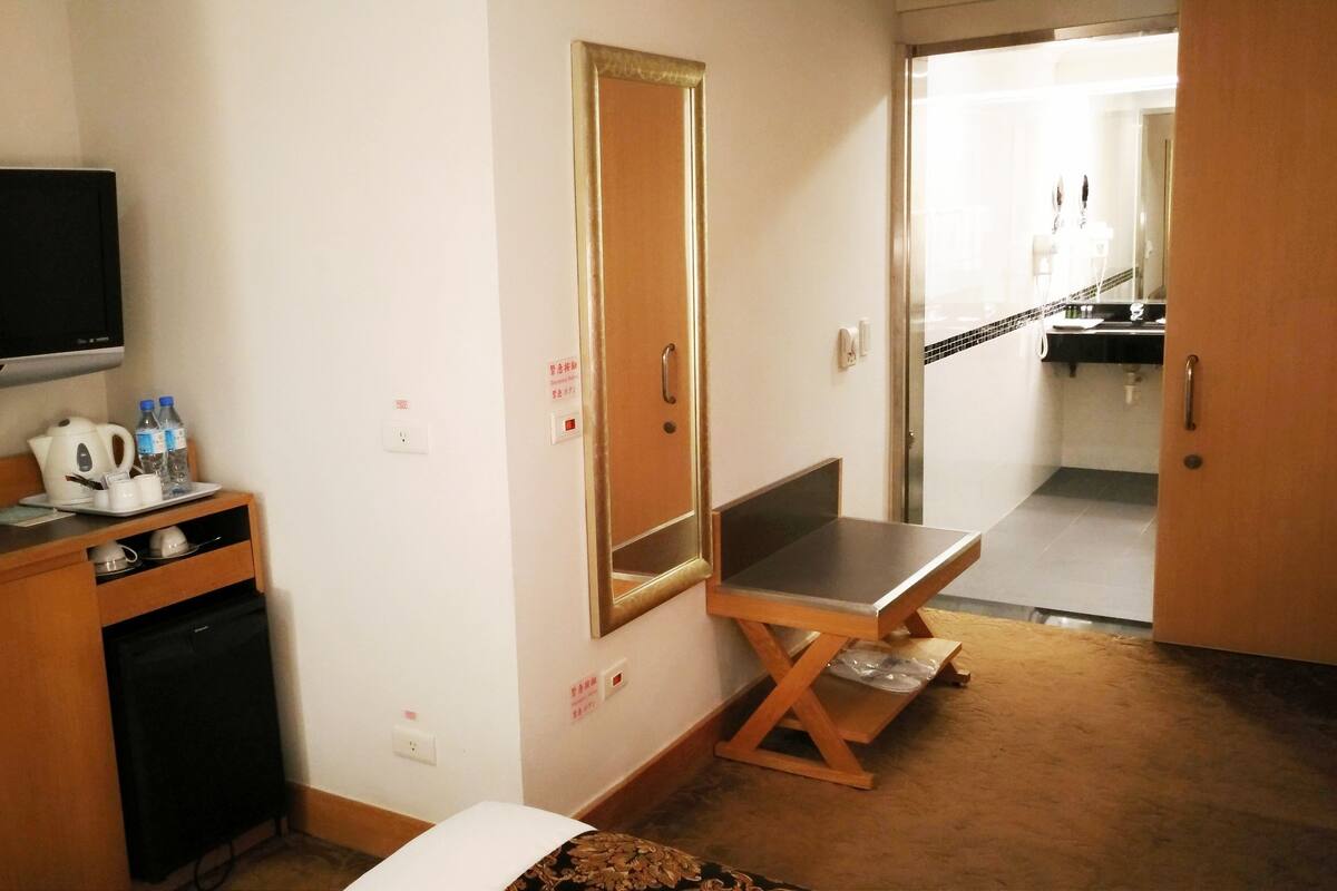 Barrier-Free Room (Shower Only, No Bathtub) | In-room safe, desk, blackout drapes, iron/ironing board (on request)