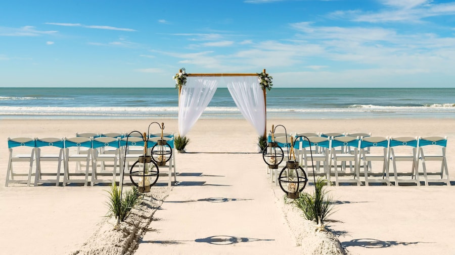 DoubleTree Beach Resort by Hilton Tampa Bay - North Redingto