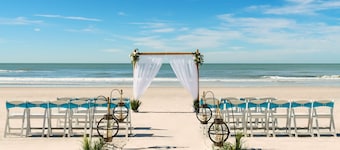 DoubleTree Beach Resort by Hilton Tampa Bay - North Redingto