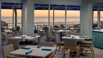 Breakfast, lunch, dinner served; American cuisine, ocean views 