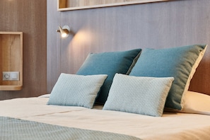 In-room safe, desk, laptop workspace, blackout curtains