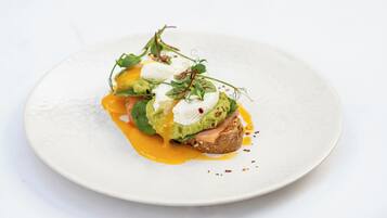 Dagelijks uitgebreid ontbijt (GBP 22.50 per persoon)