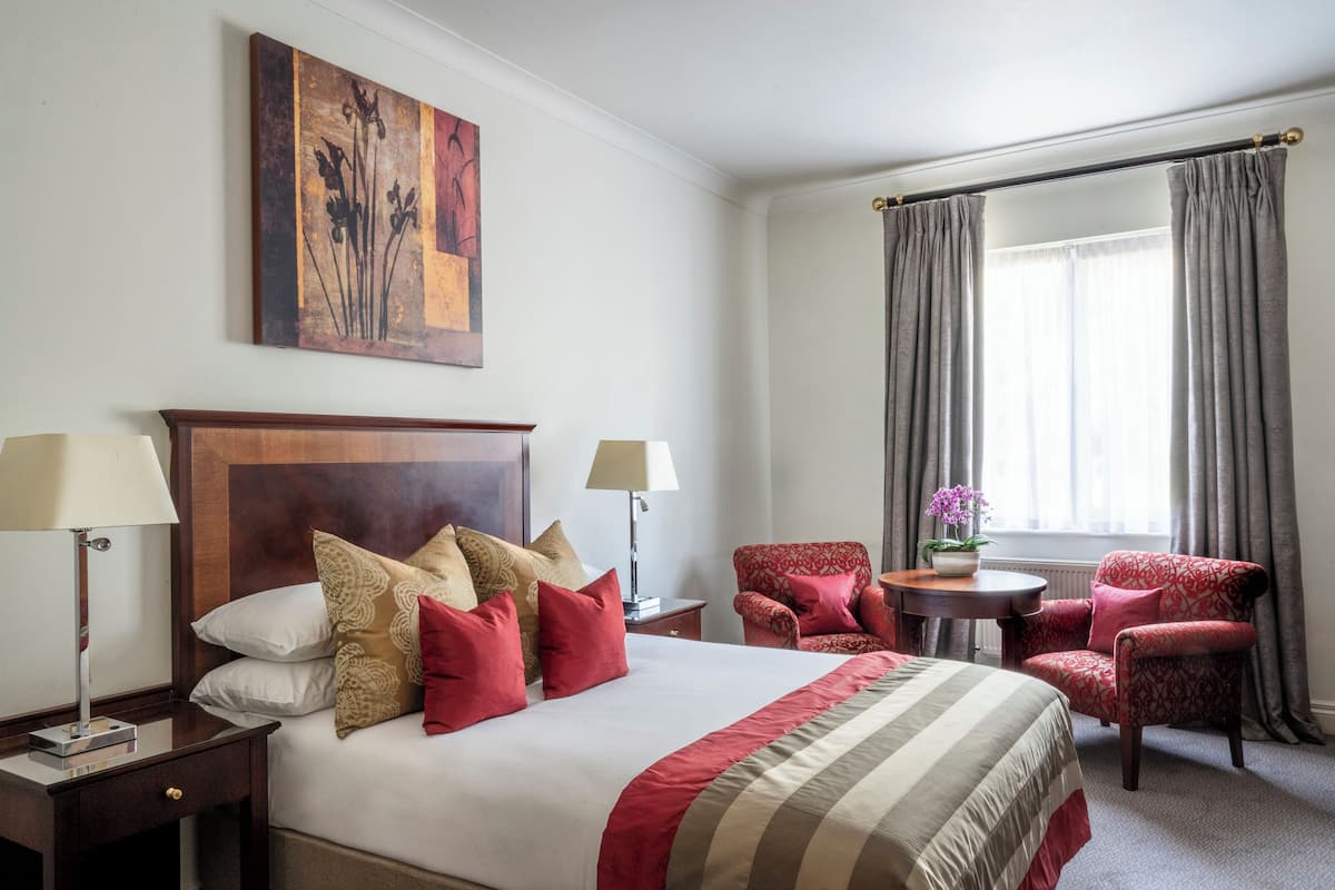 Classic Double Room | 1 bedroom, in-room safe, individually decorated, individually furnished