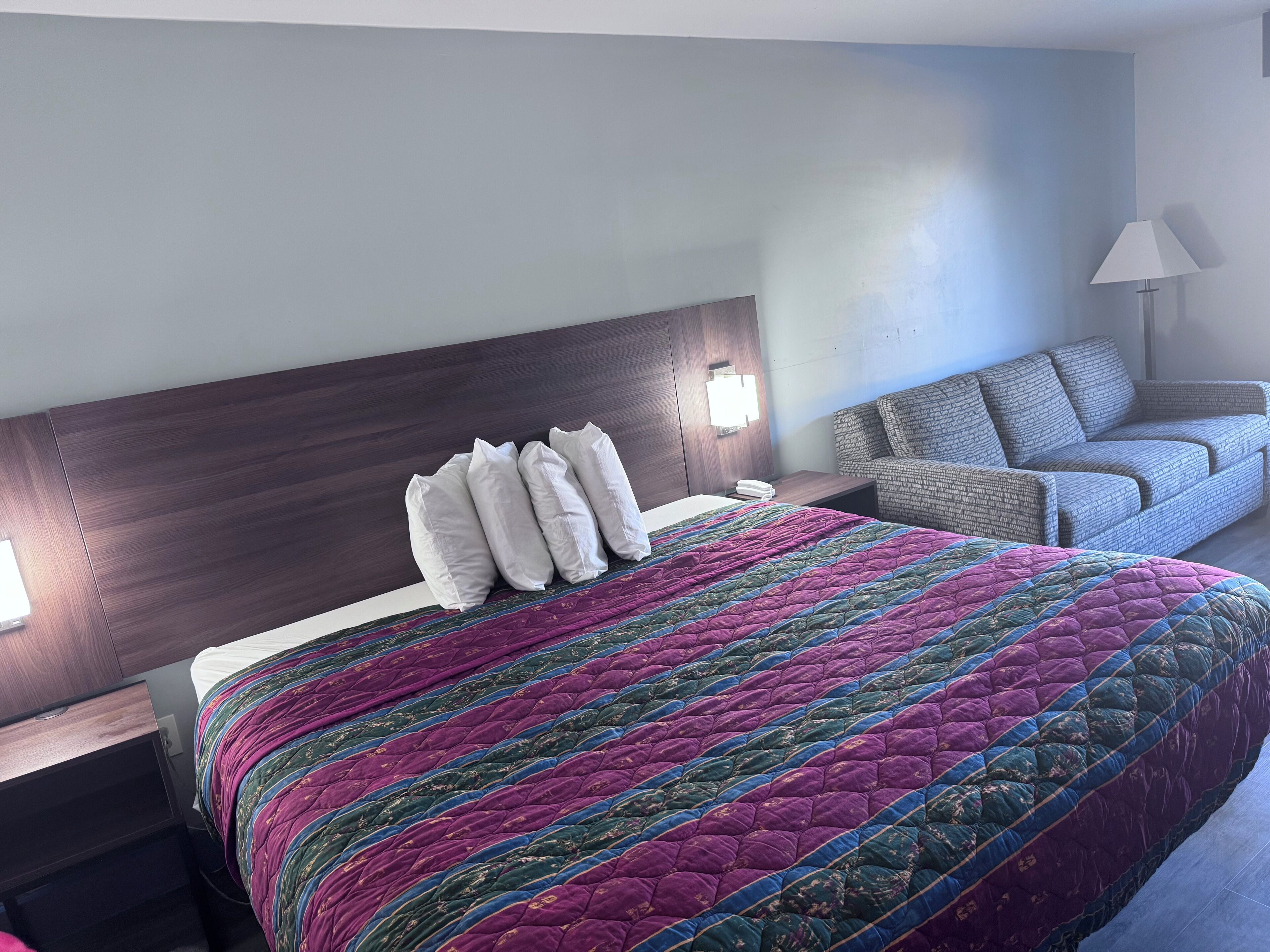 Fer et planche à repasser, Wi-Fi gratuit, draps fournis