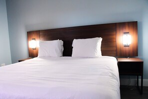 Basic-Zimmer, 1 Queen-Bett, barrierefrei | Bügeleisen/Bügelbrett, kostenloses WLAN, Bettwäsche