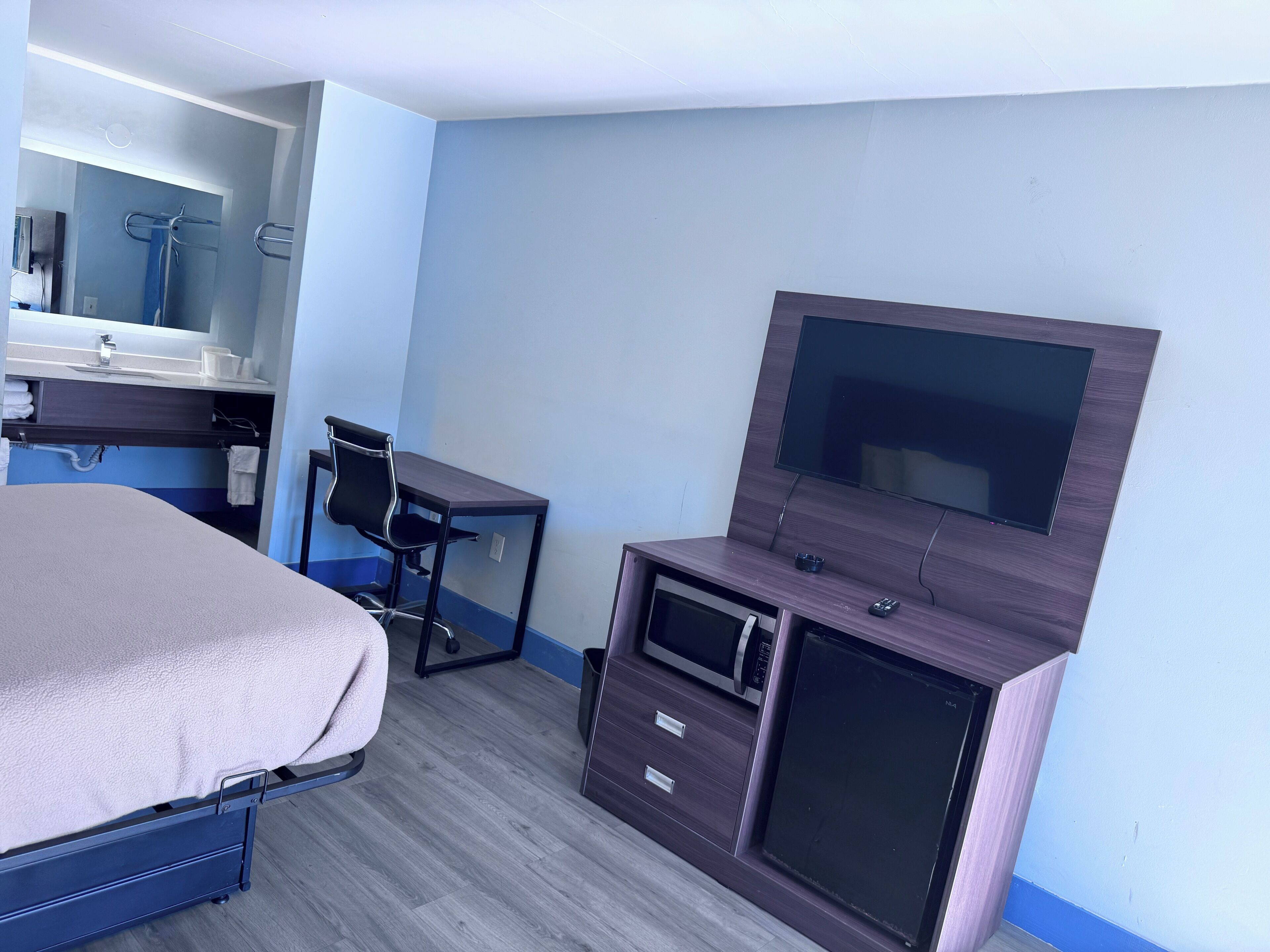 Fer et planche à repasser, Wi-Fi gratuit, draps fournis