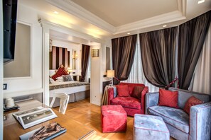 Suite Junior, terrasse | Coin séjour
