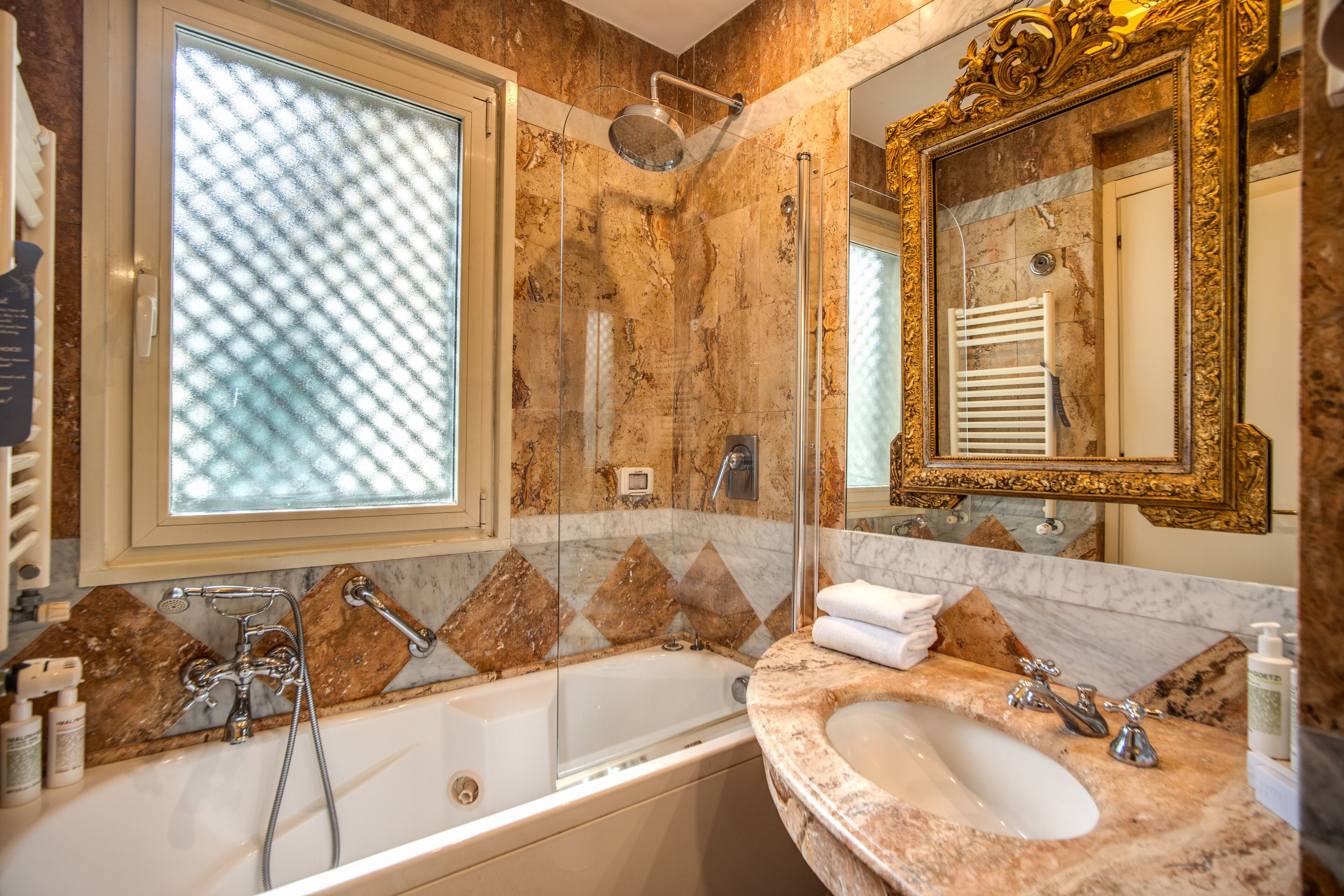 junior suite, terrace | bathroom | eco-friendly toiletries, hair dryer, bidet, towels