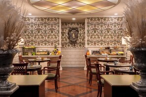 Daily buffet breakfast for a fee - Hotel Britannia (Rome)