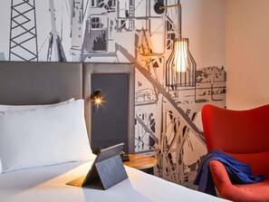 20 bedrooms, premium bedding, memory-foam beds, in-room safe