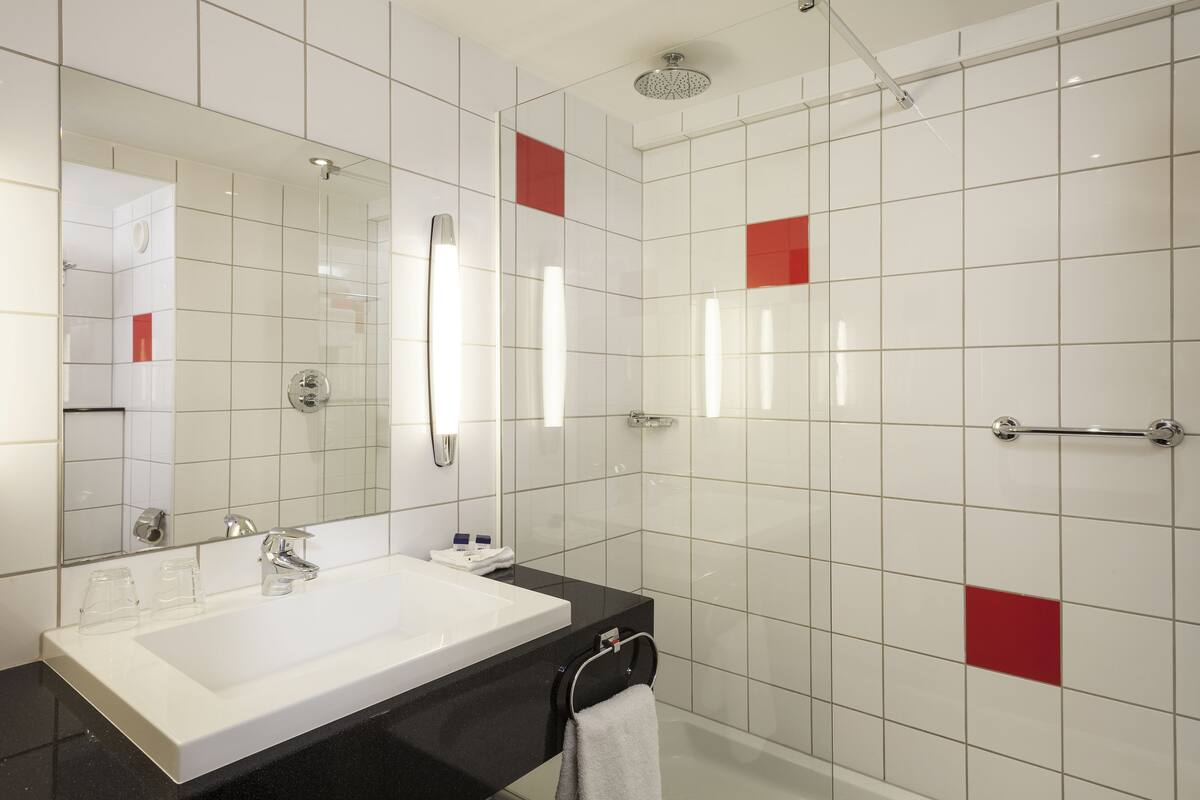 shower, rainfall showerhead, eco-friendly toiletries, hair dryer