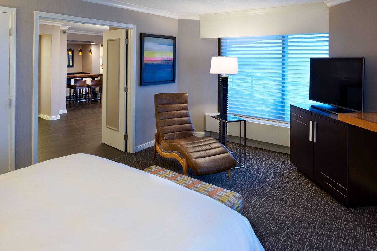 junior suite, 1 king bed | frette italian sheets, premium bedding, down duvets, pillow-top beds