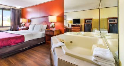 Econo Lodge Norwalk